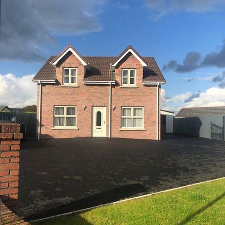 Slievenagarragh. A House In The Garden Villa Hilltown Luaran gambar